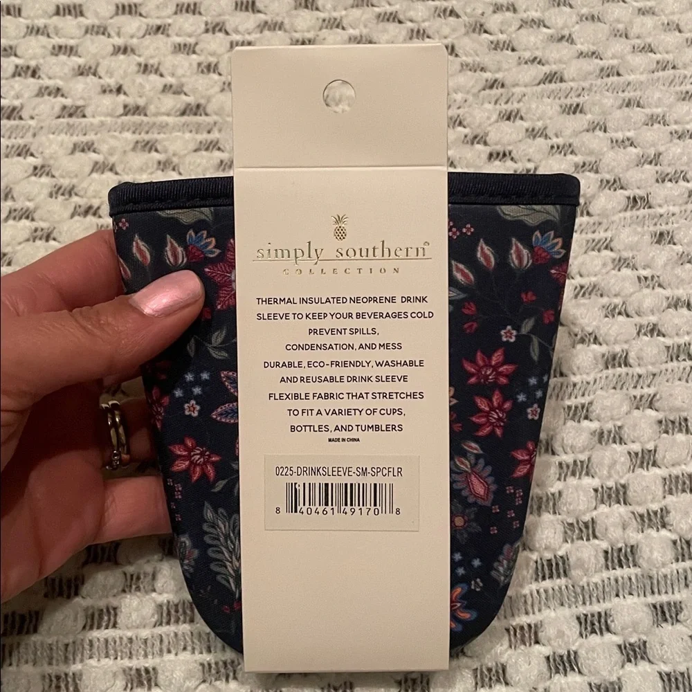 NWT Simply Southern Floral Keychain and Insulated Drink Holder Set - Navy
